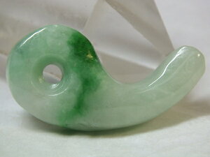 ■龍香堂■☆ミャンマー翡翠(ひすい)勾玉39mm(k70)