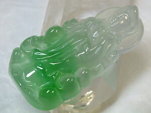 ■龍香堂■☆ミャンマー氷種翡翠(アイスジェダイト)トップ観音60mm(k86)