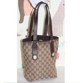 【中古】本物可グッチの女性用茶色GG柄キャンバスx焦げ茶革素材のバケツ型トートバッグ　サイズW24H22D9cm　〇C17-97