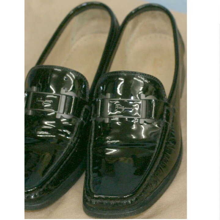 楽天市場】【中古】本物フェラガモ女性用黒エナメルローファーサイズ5  