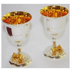 【中古】本物新品未使用Brilliant collectionの銀色メタル素材に金色リボンのトップのついた高級感漂うワイングラスの2個セット　〇C16-40-3 3-002