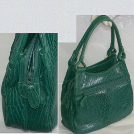 【中古】女性用濃い緑色収納部分が5つに分かれているハンドバッグ　サイズW27,5H22,5D9cm　○C12-349