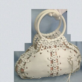 【中古】本物ツモリチサト女性用お洒落なフォルム丸い持ち手可愛いバッグ　○C9-301-9