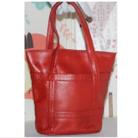 【中古】本物GIVENCHYジバンシイの女性用バケツ型赤い革素材のトートバッグ　サイズW23,5H22,5D8,5cm　〇C18-111-2　に