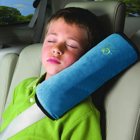 ドライブ中のお子様が楽に寝れる 簡単に装着できるシートベルトクッションです。  ランキング1位 シートベルトクッション シートベルトカバー、車シートカバー ベルトヘルパー、シートベルトまくら ドライブ 、シートベルトストッパー  02P05Nov16