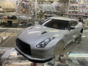 �^�~�� 1/10 �E�C���O�t NISSAN GT-R(R35) ���ς݃{�f�B �V���o�[