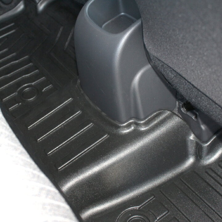 楽天市場 ヤリス ヤリスクロス パーツ 4d フロアマット フットレスト付き 防水マット 新型ヤリスクロス 専用 カーマット アクセサリー 車 マット カバー ラバーマット ゴムマット 立体成型 内装パーツ カスタムパーツ 保護マット トヨタ 3p セット くるまドットコム