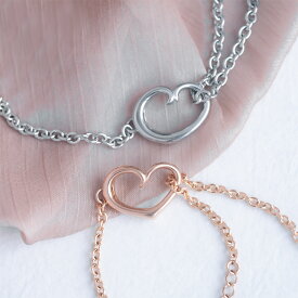 傷つきにくい 黒ずまない 錆びない つけっぱなしOK オープンハート＆ラウンド サージカルステンレスチェーンのペアブレスレット アジャスターつき klb072 ペアアクセサリー お揃い カップル 金属アレルギー対応 シンプル ペアルック