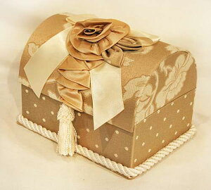 輸入雑貨 小物入れ ジュエリーボックス ジェニファーテイラー Jennifertaylor ボックス リボン Heirloom アールーム ベージュ 32114BX