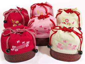 女の子カゴ付き刺繍巾着　kish