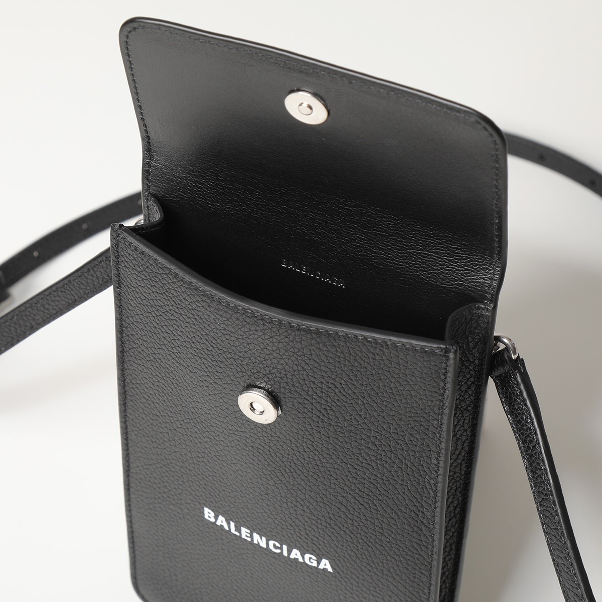 BALENCIAGA バレンシアガ 640536 1IZI3 CASH レザー フォンケース 携帯ケース スマホケース マイクロバッグ  ショルダーバッグ 1090/BLACK-LWHITE 鞄 メンズ レディース | インポートセレクト musee