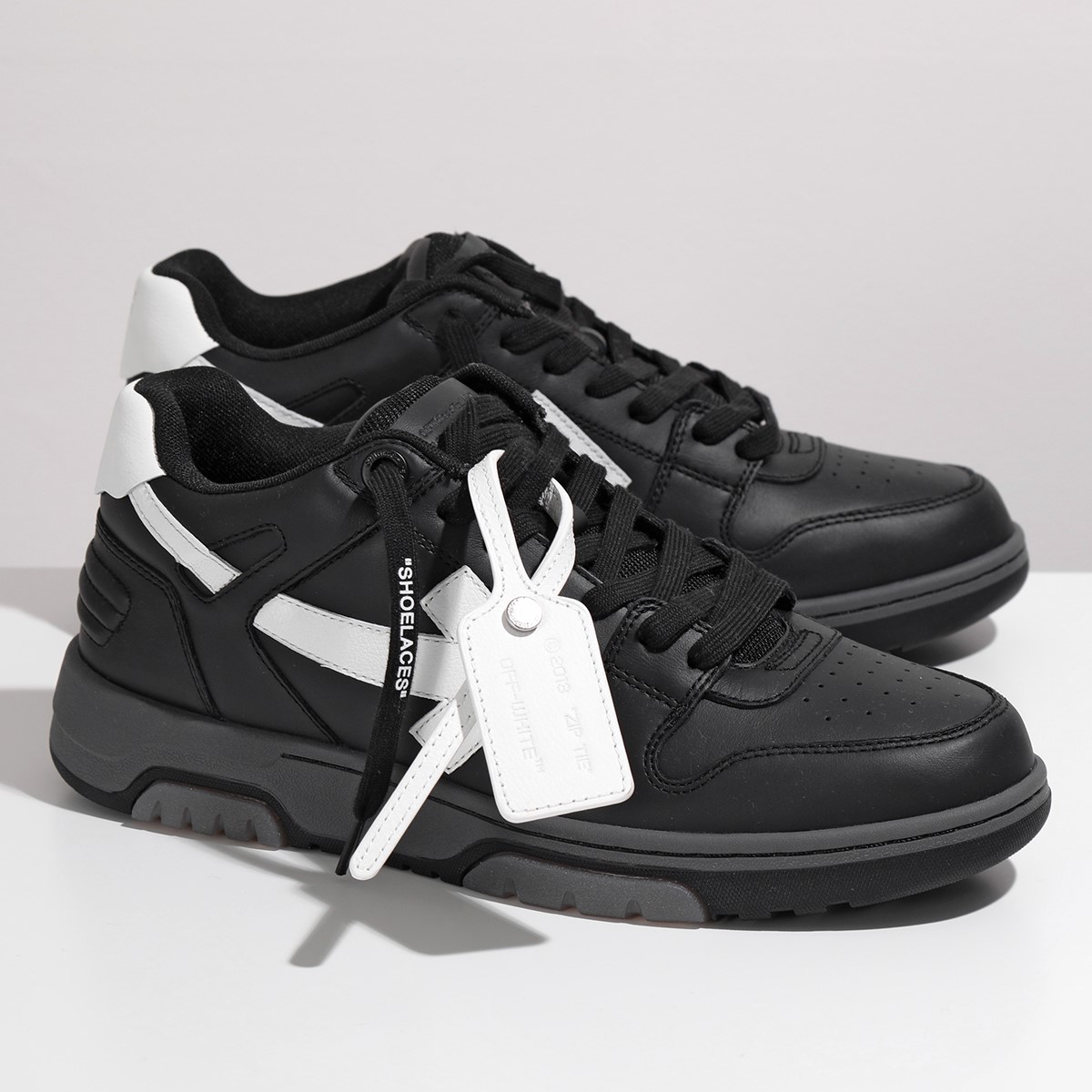 OFF-WHITE オフホワイト VIRGIL ABLOH スニーカー OUT OFF OFIFICE SNEAKER  OMIA189F21LEA001 メンズ カーフレザー ローカット 靴 1001 | インポートセレクト musee