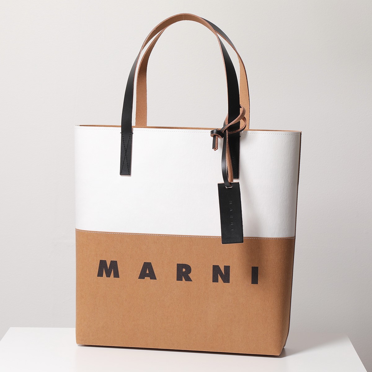 低価格の マルニ ＭＡＲＮＩ セルロース トートバッグ ショッピング
