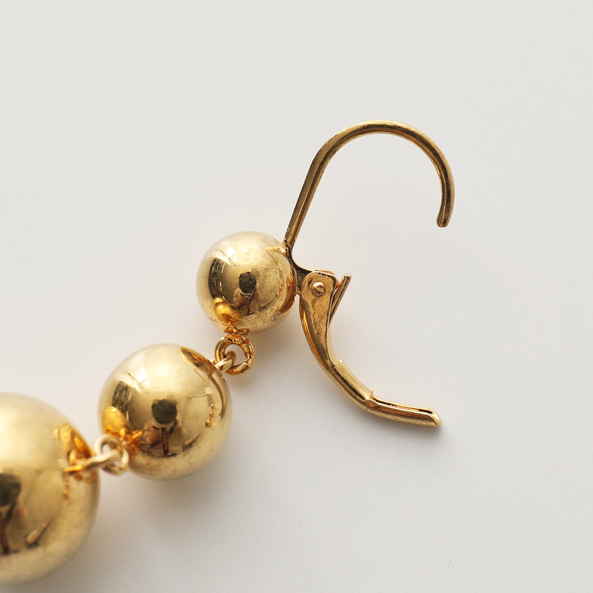 CELINE セリーヌ ピアス Straight Earrings 46N846BRA.35OR レディース 3連 ドット ボール ドロップピアス  アクセサリー Gold | インポートセレクト musee