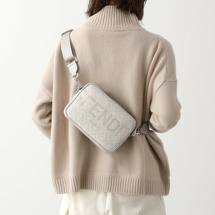 楽天市場】FENDI フェンディ ショルダーバッグ CAMERA CASE MEDIUM  