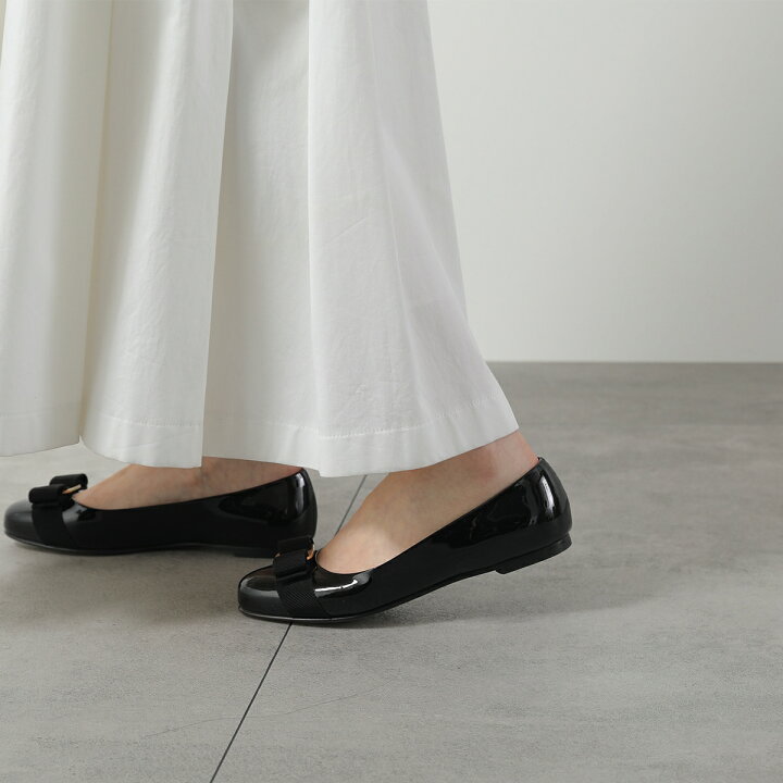 楽天市場】FERRAGAMO フェラガモ パンプス VARINA ヴァリナ 01 A181  