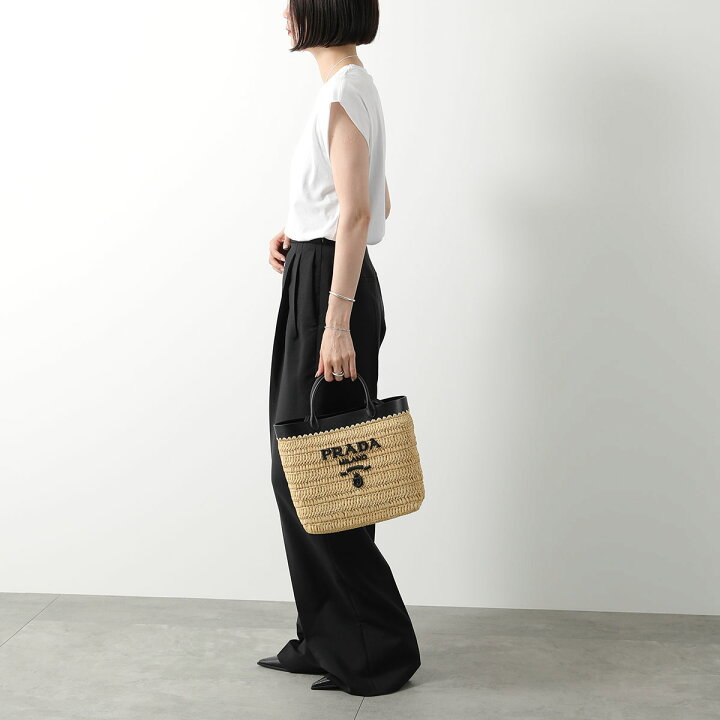 u85【美品】プラダ ロゴ金具 レザー クロシェット ハンドバッグ トート 