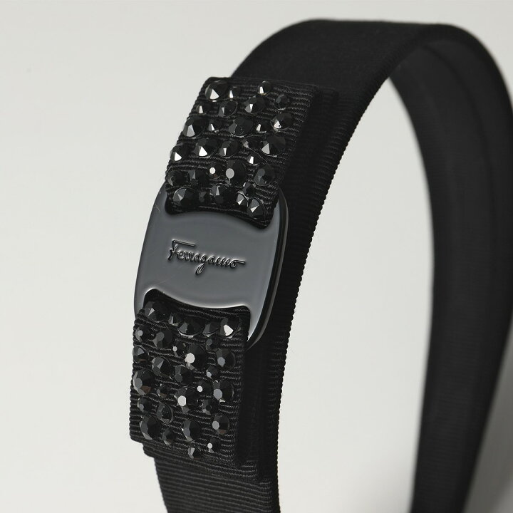 SALVATORE FERRAGAMO サルヴァトーレフェラガモ 34 1689 ヴィラリボン ビジュー装飾 カチューシャ ヘアバンド 001/NERO-CON-SWA レディース インポートセレクト musee SALVATORE FERRAGAMO フェラガモ カチューシャ 34 0154 レディース ヴィラリボン レザー ヘアアクセサリー ヘアバンド 髪飾り 001 NERO