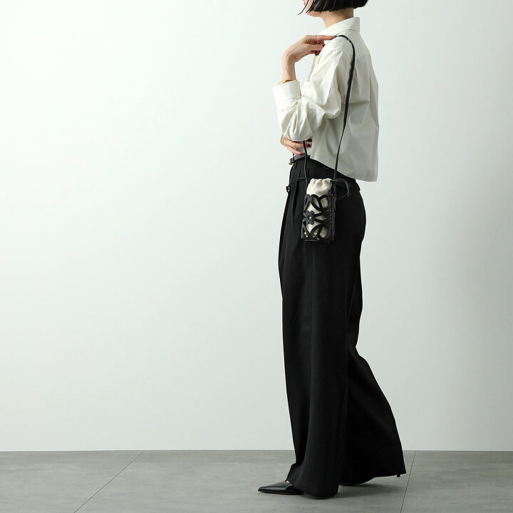 LOEWE ロエベ アナグラム カットアウトポケット ショルダーバッグ  