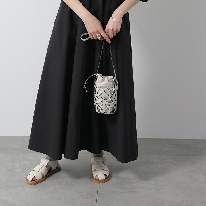 楽天市場】LOEWE ロエベ ショルダーバッグ ANAGRAM CUT OUT POCKET 