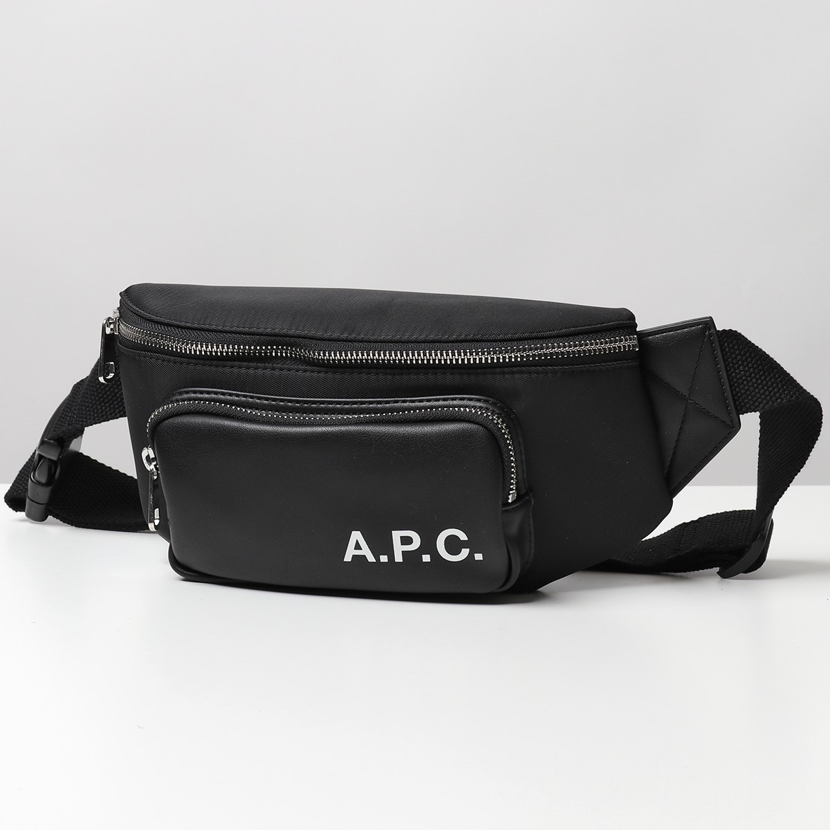 APC A.P.C. アーペーセー PAADY H62167 Camden ヒップバッグ ナイロン×エコレザー ボディバッグ ウエストポーチ  LZZ/NOIR 鞄 メンズ レディース | インポートセレクト musee