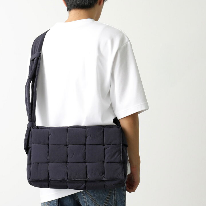 BOTTEGA VENETA カセット イントレチャート ショルダーバッグ 黒