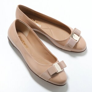 美品 フェラガモ 4.5 C ヴァリナ ヴァラリボン エナメル フラット 