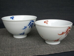 名入れ・名前入り 【15字以内】 伊万里焼 蔓ぶどう(赤・青) 夫婦茶碗