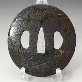 時代物 無銘 鉄地 金象嵌 投網漁夫図 鍔 骨董品 刀装具 鉄製 Antique, unsigned, iron base with gold inlay, depicting a fisherman casting a net, tsuba (sword guard). _【中古】