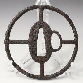 時代物 無銘 鉄地 十字透かし 鍔 骨董品 刀装具 鉄製 Antique, unsigned, iron, cross-shaped openwork tsuba (sword guard) _【中古】