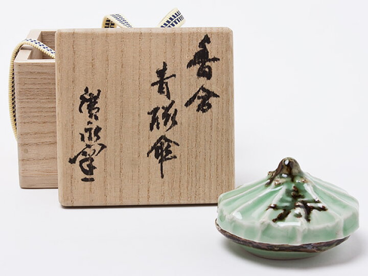 楽天市場】廣永窯 坪島土平 作 寿青磁傘香合 tsuboshima-01お茶の 