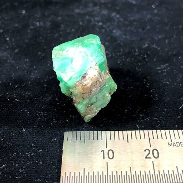 楽天市場】天然石 鉱物原石 エメラルド 15x18mm 10g 置き物 