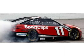 【送料無料】　Lionel Racing 1/64 SPORTSCLIPS 2025 トヨタ カムリ XSE デニー・ハムリン #11 スローバック ダーリントン GOODYEAR 400 ウィナー 完成品 LR330749