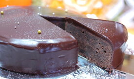 ザッハトルテ風チョコレートケーキ（15cm）送料込みです！