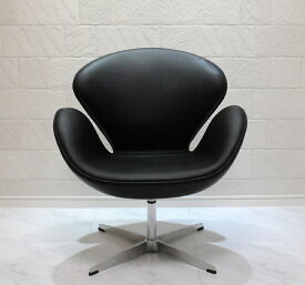 スワンチェア レザー仕様 色ブラック　総本革　アルネヤコブセンによるデザイン リプロダクト ジェネリック デザイナーズ家具　イス　いす　椅子 パーソナルチェア　カウンターチェア