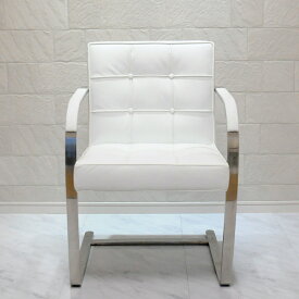 ブルーノチェア　本革キルティング仕様　色ホワイト　ミース・ファン・デル・ローエによるデザイン　リプロダクト　デザイナーズ家具　ダイニングチェア　パーソナルチェア　カウンターチェア　いす　椅子　イス　一人用