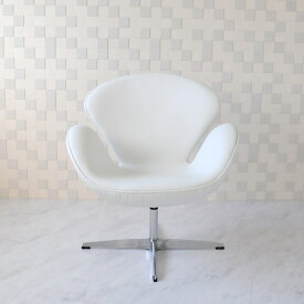 スワンチェア レザー仕様 色ホワイト　総本革　アルネヤコブセンによるデザイン リプロダクト ジェネリック デザイナーズ家具　イス　いす　椅子 パーソナルチェア　カウンターチェア