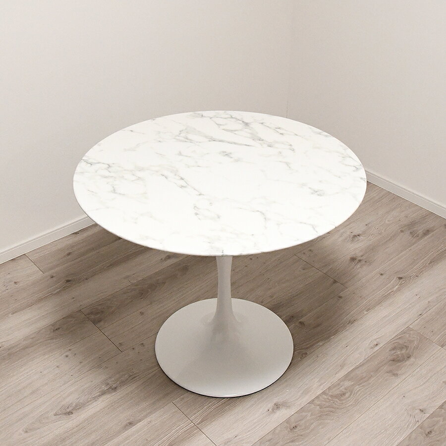 チューリップテーブル  天板直径90cm  色ホワイト　エーロサーリネンによるデザイン　リプロダクト　ジェネリック　デザイナーズ家具　パーソナルテーブル　サイドテーブル　ダイニングテーブル　ラウンドテーブル　丸テーブル　カフェテーブル　一本脚