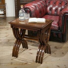 イギリス英国アンティーク家具 ネストテーブル 入れ子式テーブル3点セット 美しい杢目のマホガニー材 B482