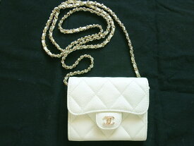 CHANEL シャネル ショルダーバッグ ミニバッグ マトラッセ レディース ココマーク ブランド 財布 ミディアム ウォレット キャビア レザー ccマーク 革 黄緑 人気 ギフト コンパクトウォレット 中古 正規 c1001982_ss2404