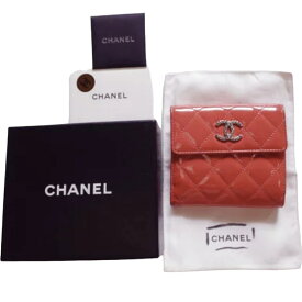 CHANEL シャネル コイン入れ ミニ 財布 ココマーク コンパクト エナメル サーモンピンク レディース メンズ シルバー プレゼント お誕生日 母の日 自分へのご褒美 シルバー金具 鞄 かばん 鞄 かばん カバン プレゼント 中古 c16-3512