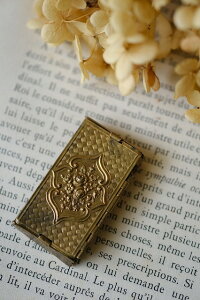 p AeB[N j[hP[X ܂ݎj G52