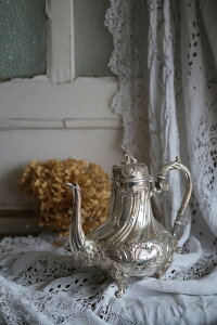 フランス アンティーク ロカイユ装飾のティーポット シルバープレートF108