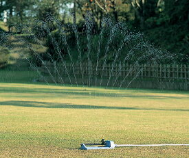 【送料無料】【長方形に水をまく】用途に合わせて散水範囲を選べる芝・家庭菜園・花壇の散水に最適！タカギ　G195　オシレート スプリンクラー ■送料無料※北海道・九州・沖縄・離島は別途送料（1080円〜2160円）フラワー エクステリア 温室 散水用品