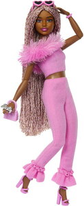 o[r[ Mattel - Barbie Deluxe Style with Pink and Brown Braids, Pink Top and Pant Set with Furry Collar and Accessories