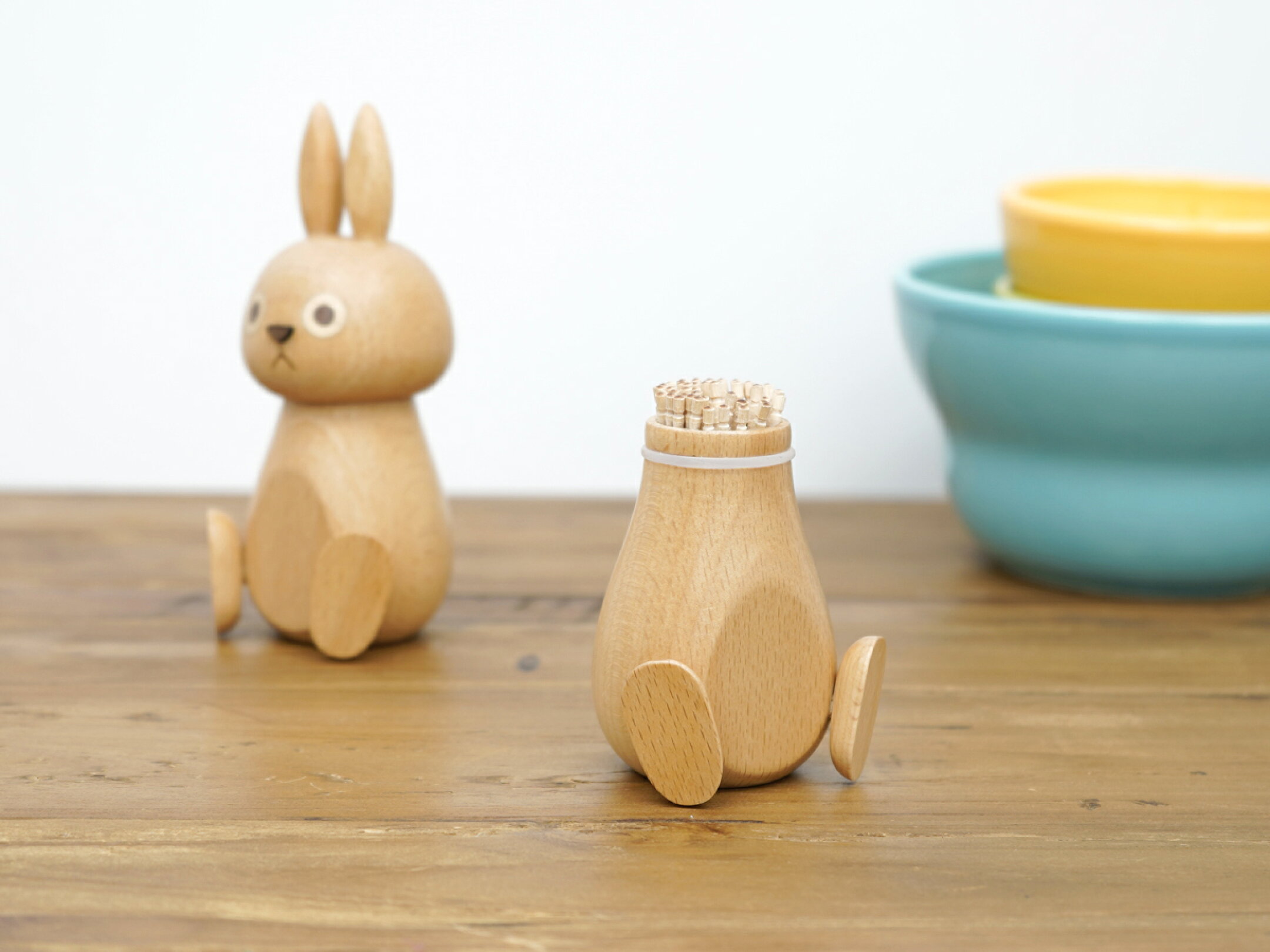 70～80本の爪楊枝を収納できるようになっています。