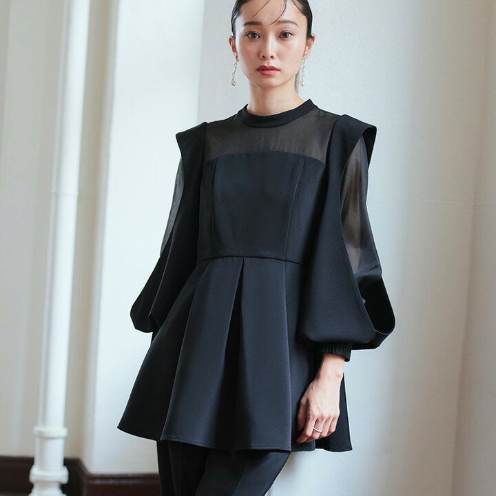 新品未使用】ダブルフレアペプラムルトップス＆パンツセットアップ  