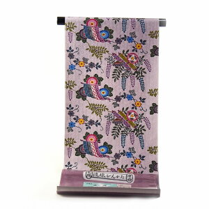 琉球紅型染 お仕立て付き 本場琉球びんがた 津田かすみ氏作 九寸名古屋帯(六通柄)宗薫緞子 絵巻物、几帳 薄い菖蒲色 レディース着物/カジュアル/遊び着 送料込み