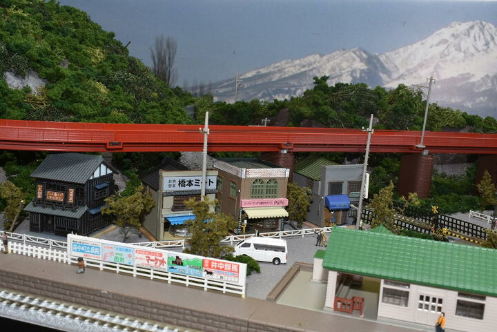楽天市場 送料無料 鉄道模型ジオラマレイアウトｎゲージ用 単線 １５０ｃｍ ６５ｃｍ 川のある町 ８の字立体交差 注文製作 １５０ｘ６５ １ コレクターズショップ サザン