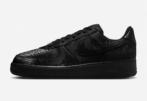 KOBE BRYANT × NIKE AIR FORCE 1 LOW TRIPLE BLACK
